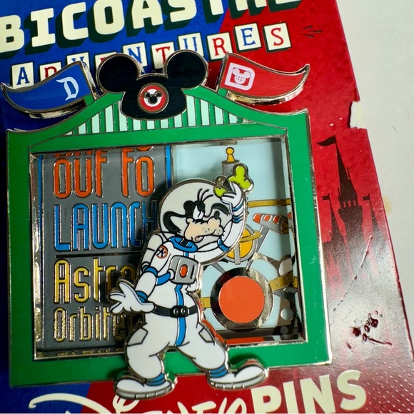 NWT. 2024 Disney Parks Bicoastal Adventures Astro Orbiter Goofy Pin LE 4000. - Picture 6 of 8